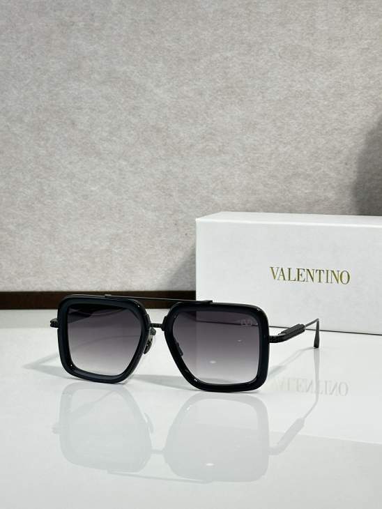 Picture of Valentino Sunglasses _SKUfw77894898fw